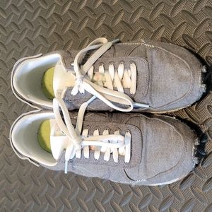 Almost new Mens Nike size 9 sneakers